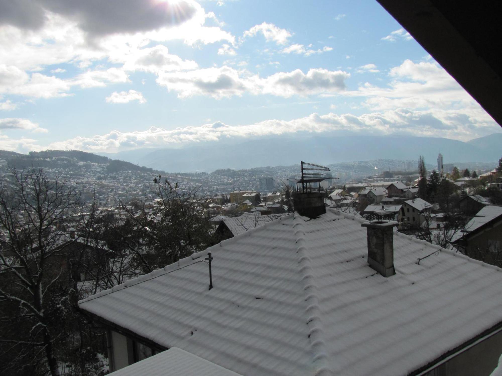 Apartment Safir - Free Parking Сараєво Екстер'єр фото