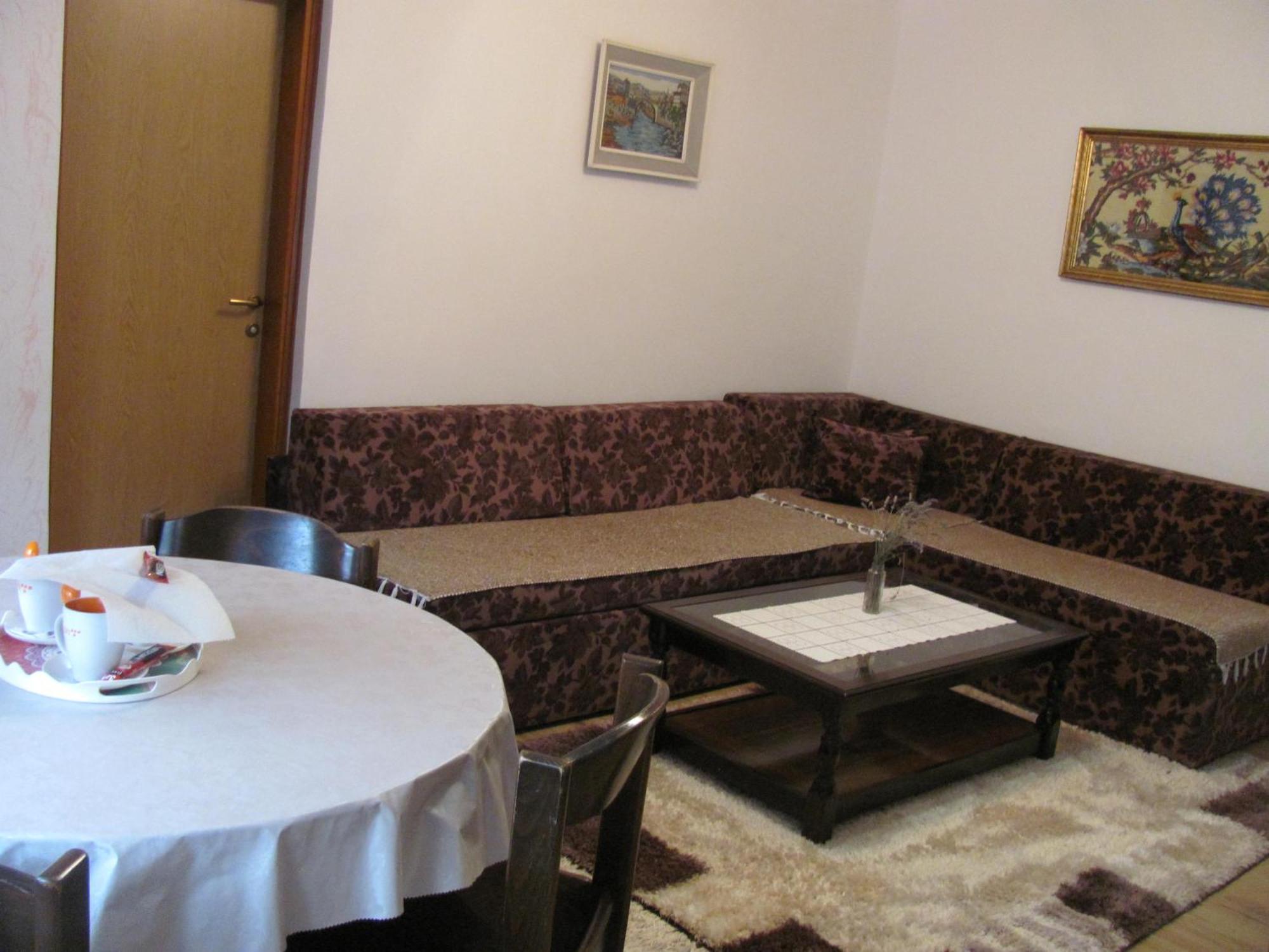Apartment Safir - Free Parking Сараєво Екстер'єр фото