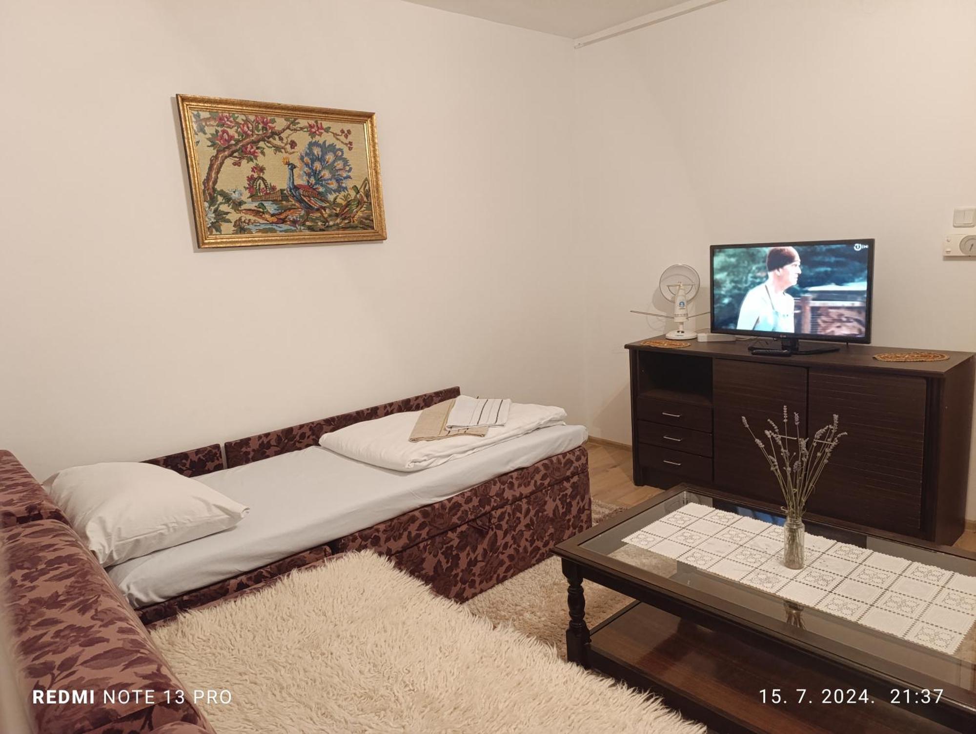 Apartment Safir - Free Parking Сараєво Екстер'єр фото