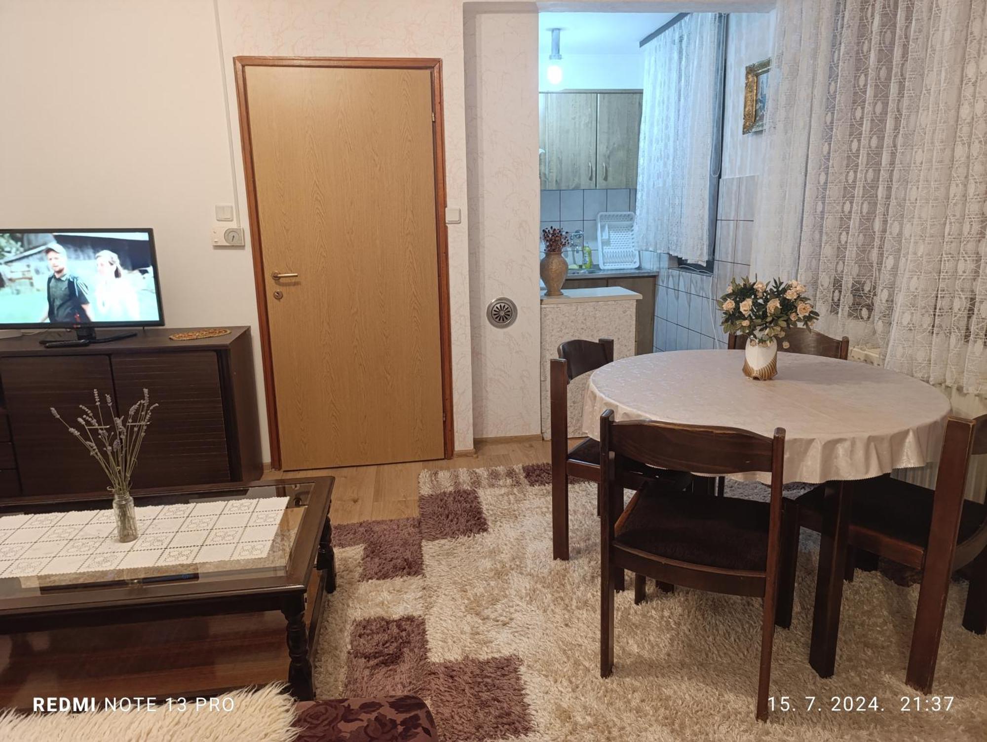 Apartment Safir - Free Parking Сараєво Екстер'єр фото